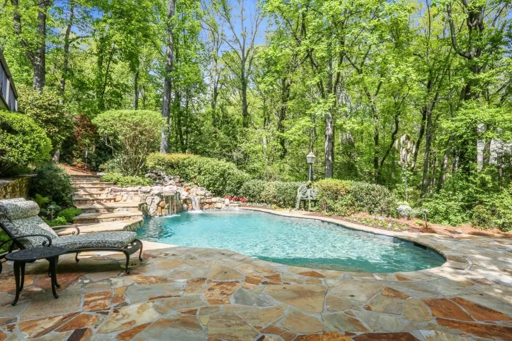 60 Glen Oaks Drive, Sandy Springs, Georgia 30327, 4 Bedrooms Bedrooms, ,4 BathroomsBathrooms,Residential,Sold,60 Glen Oaks Drive,5833767