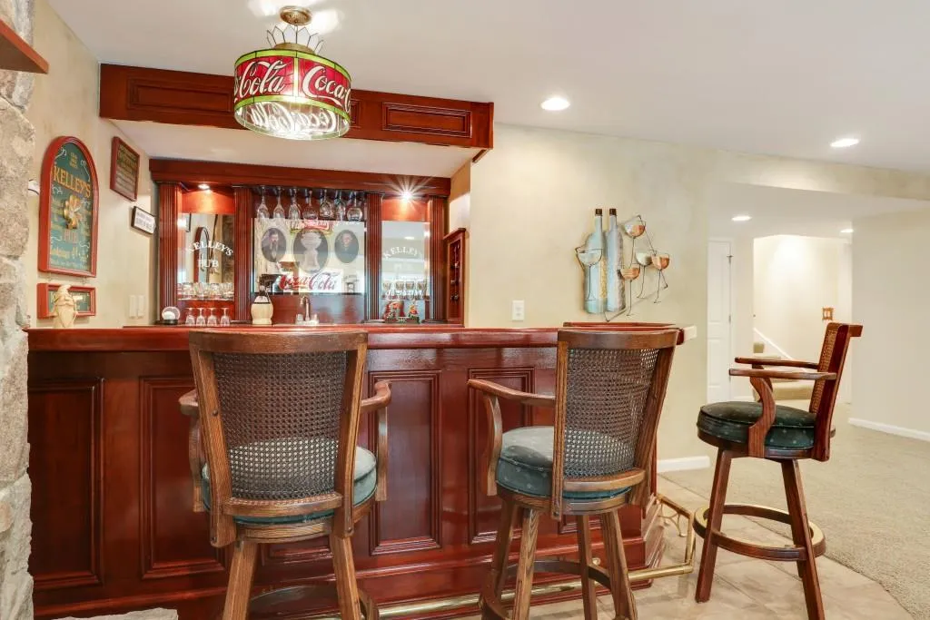 60 Glen Oaks Drive, Sandy Springs, Georgia 30327, 4 Bedrooms Bedrooms, ,4 BathroomsBathrooms,Residential,Sold,60 Glen Oaks Drive,5833767