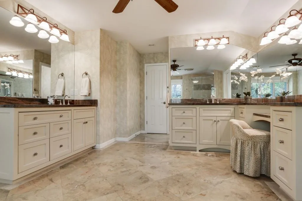 60 Glen Oaks Drive, Sandy Springs, Georgia 30327, 4 Bedrooms Bedrooms, ,4 BathroomsBathrooms,Residential,Sold,60 Glen Oaks Drive,5833767