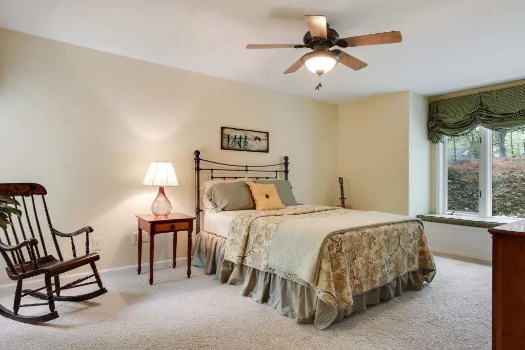 60 Glen Oaks Drive, Sandy Springs, Georgia 30327, 4 Bedrooms Bedrooms, ,4 BathroomsBathrooms,Residential,Sold,60 Glen Oaks Drive,5833767