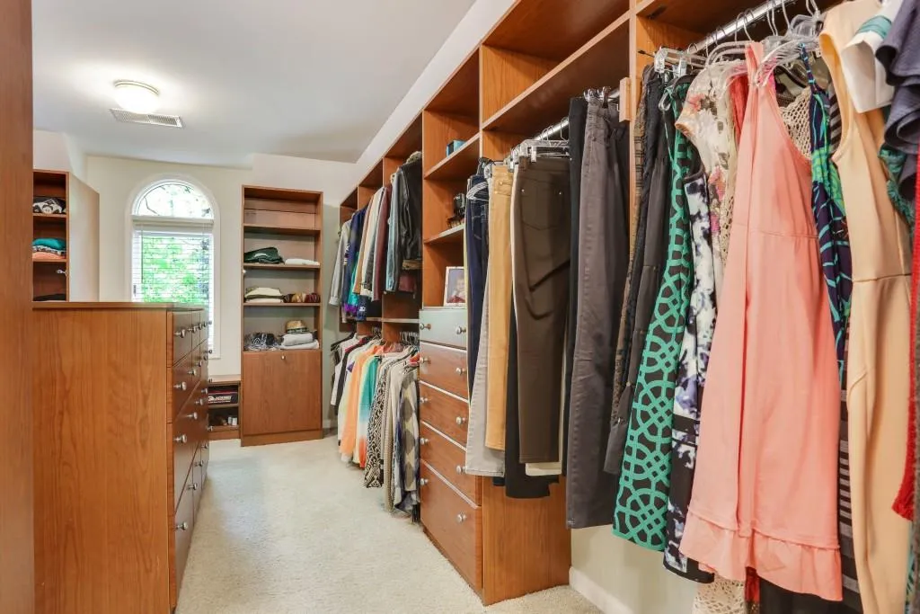 60 Glen Oaks Drive, Sandy Springs, Georgia 30327, 4 Bedrooms Bedrooms, ,4 BathroomsBathrooms,Residential,Sold,60 Glen Oaks Drive,5833767