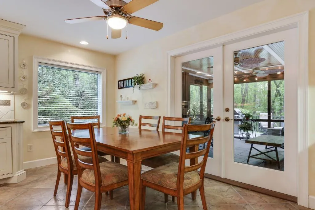 60 Glen Oaks Drive, Sandy Springs, Georgia 30327, 4 Bedrooms Bedrooms, ,4 BathroomsBathrooms,Residential,Sold,60 Glen Oaks Drive,5833767