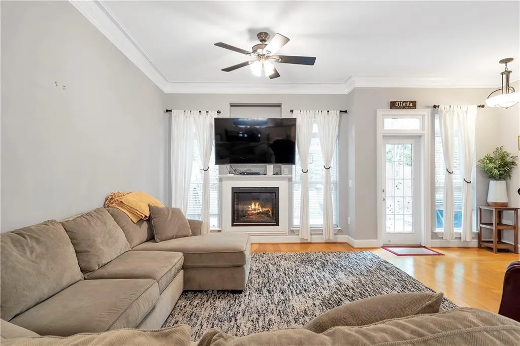 172 Peachtree Hollow Court, Sandy Springs, Georgia 30328, 2 Bedrooms Bedrooms, ,2 BathroomsBathrooms,Residential,Sold,172 Peachtree Hollow Court,7219219