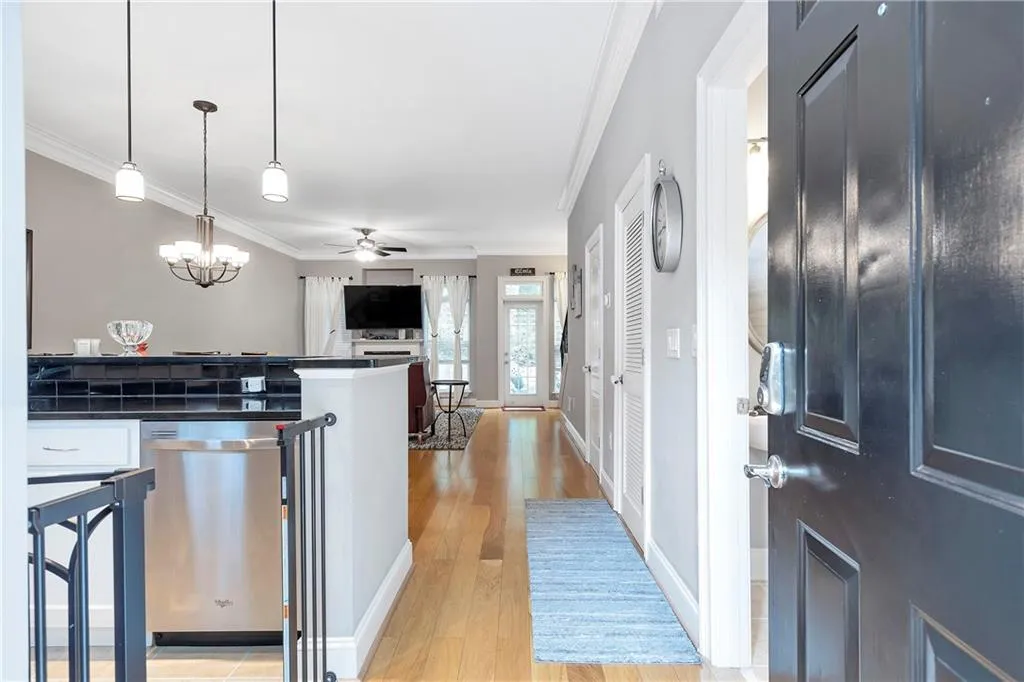 172 Peachtree Hollow Court, Sandy Springs, Georgia 30328, 2 Bedrooms Bedrooms, ,2 BathroomsBathrooms,Residential,Sold,172 Peachtree Hollow Court,7219219