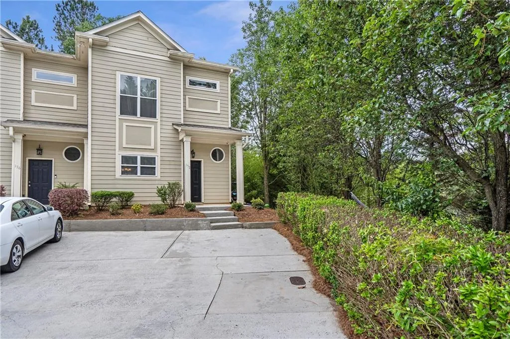 172 Peachtree Hollow Court, Sandy Springs, Georgia 30328, 2 Bedrooms Bedrooms, ,2 BathroomsBathrooms,Residential,Sold,172 Peachtree Hollow Court,7219219