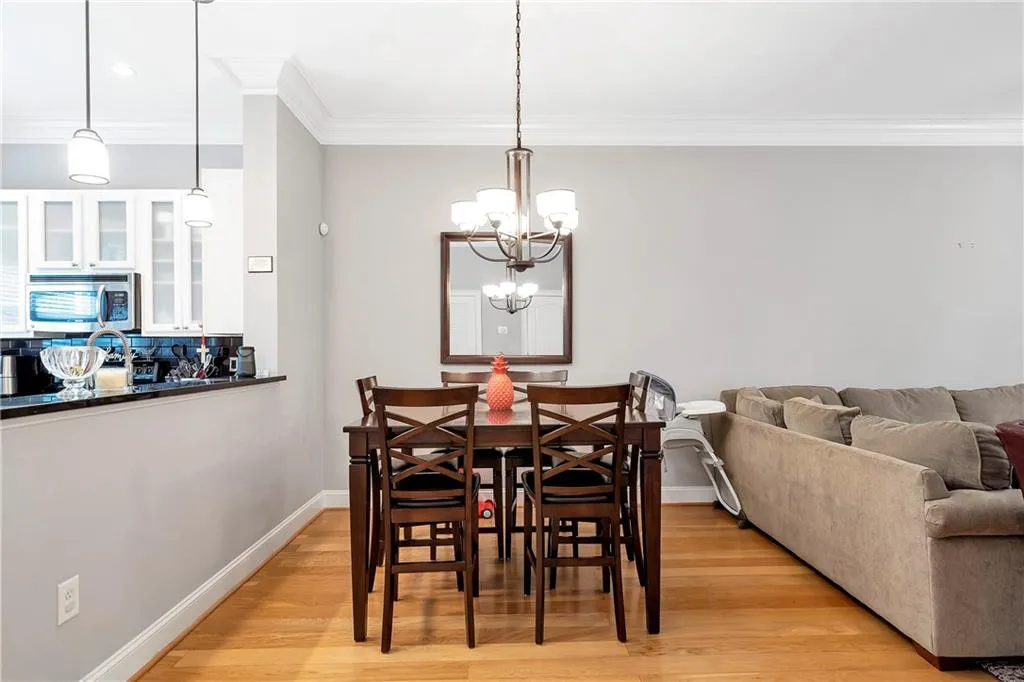 172 Peachtree Hollow Court, Sandy Springs, Georgia 30328, 2 Bedrooms Bedrooms, ,2 BathroomsBathrooms,Residential,Sold,172 Peachtree Hollow Court,7219219