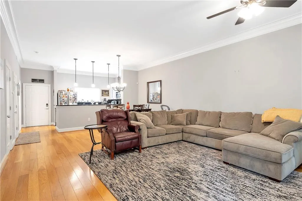 172 Peachtree Hollow Court, Sandy Springs, Georgia 30328, 2 Bedrooms Bedrooms, ,2 BathroomsBathrooms,Residential,Sold,172 Peachtree Hollow Court,7219219