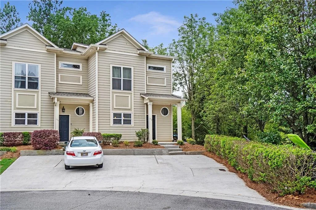 172 Peachtree Hollow Court, Sandy Springs, Georgia 30328, 2 Bedrooms Bedrooms, ,2 BathroomsBathrooms,Residential,Sold,172 Peachtree Hollow Court,7219219