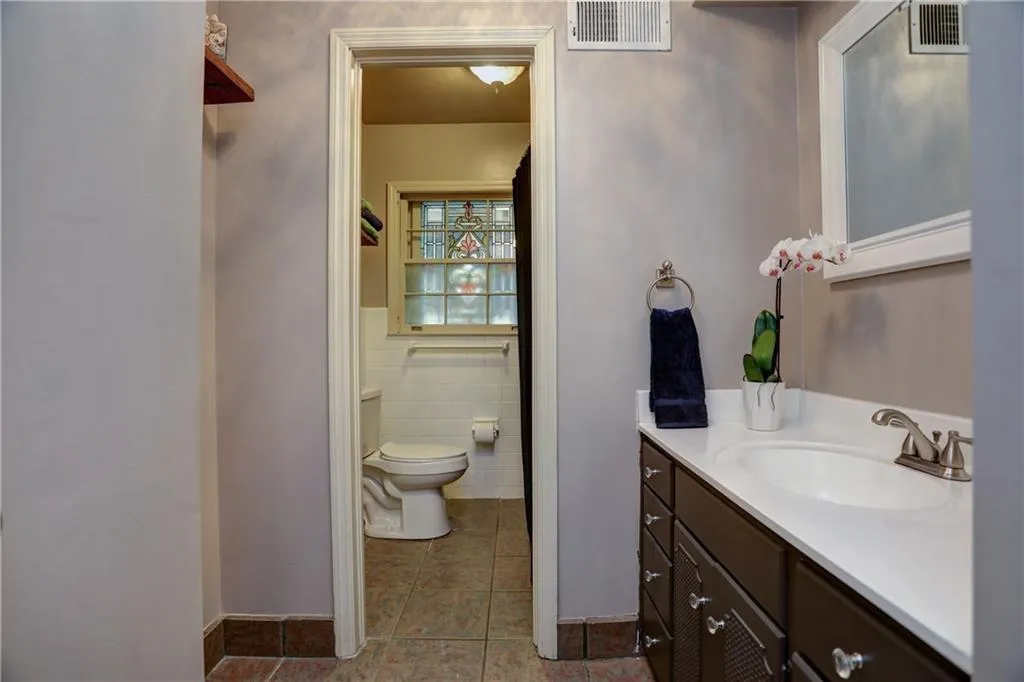 475 Forest Hills Drive, Atlanta, Georgia 30342, 3 Bedrooms Bedrooms, ,2 BathroomsBathrooms,Residential,Sold,475 Forest Hills Drive,6515041