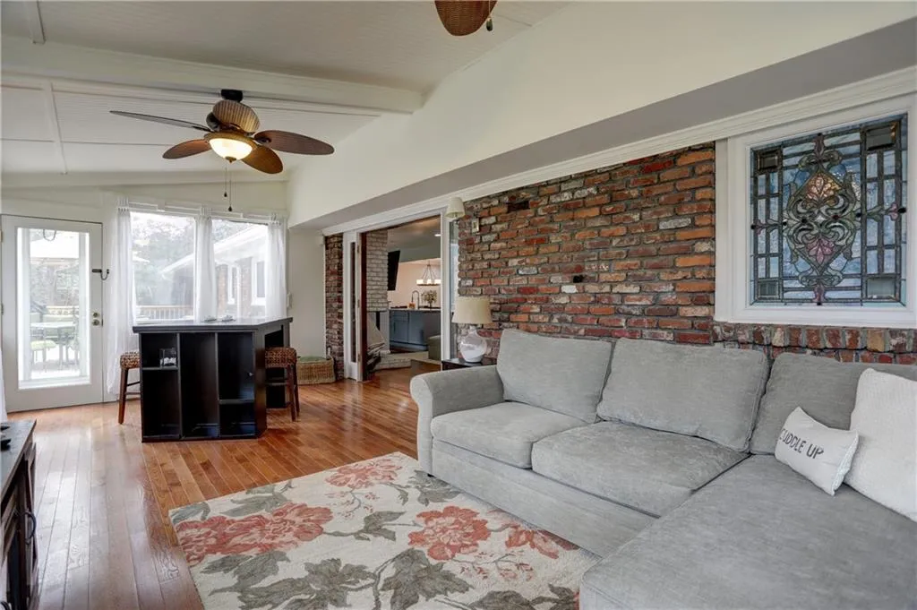 475 Forest Hills Drive, Atlanta, Georgia 30342, 3 Bedrooms Bedrooms, ,2 BathroomsBathrooms,Residential,Sold,475 Forest Hills Drive,6515041