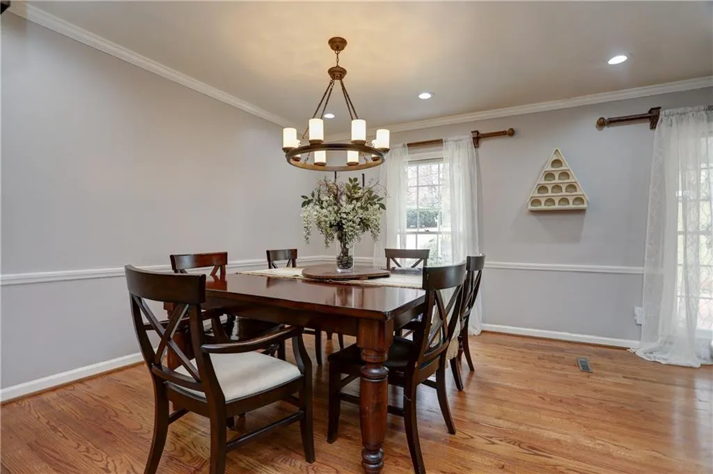 475 Forest Hills Drive, Atlanta, Georgia 30342, 3 Bedrooms Bedrooms, ,2 BathroomsBathrooms,Residential,Sold,475 Forest Hills Drive,6515041