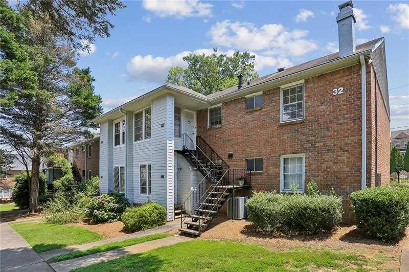 6700 Roswell Road Unit 32c, Sandy Springs, Georgia 30328, 2 Bedrooms Bedrooms, ,2 BathroomsBathrooms,Residential,For Sale,6700 Roswell Road Unit 32c,7718271
