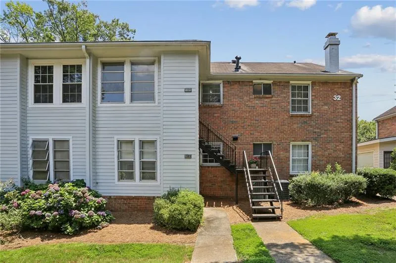 6700 Roswell Road Unit 32c, Sandy Springs, Georgia 30328, 2 Bedrooms Bedrooms, ,2 BathroomsBathrooms,Residential,For Sale,6700 Roswell Road Unit 32c,7718271
