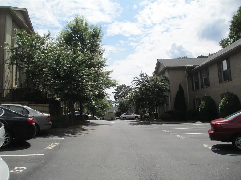 750 Dalrymple Road Unit F4, Atlanta, Georgia 30328, 4 Bedrooms Bedrooms, ,2 BathroomsBathrooms,Residential,Sold,750 Dalrymple Road Unit F4,5607989