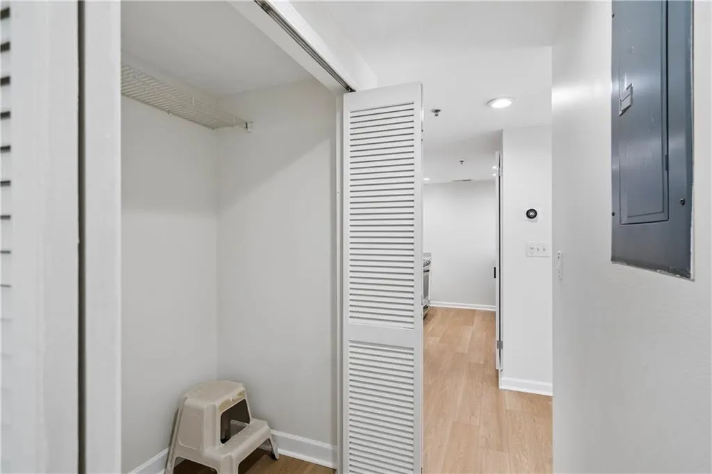 3481 Lakeside Drive Ne Unit 2503, Atlanta, Georgia 30326, 2 Bedrooms Bedrooms, 0 ,2 BathroomsBathrooms,Residential,For Sale,3481 Lakeside Drive Ne Unit 2503,7852821