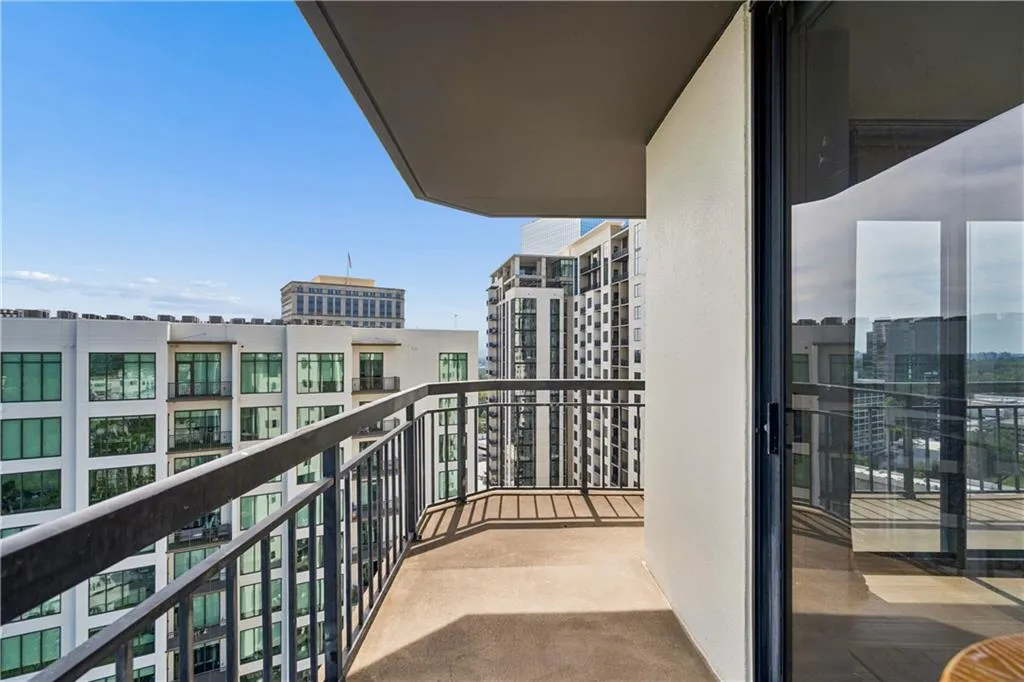 3481 Lakeside Drive Ne Unit 2503, Atlanta, Georgia 30326, 2 Bedrooms Bedrooms, 0 ,2 BathroomsBathrooms,Residential,For Sale,3481 Lakeside Drive Ne Unit 2503,7852821