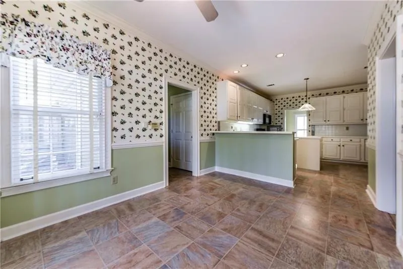 7155 Roswell Road Unit 33, Sandy Springs, Georgia 30328, 3 Bedrooms Bedrooms, ,3 BathroomsBathrooms,Residential,Sold,7155 Roswell Road Unit 33,5994583