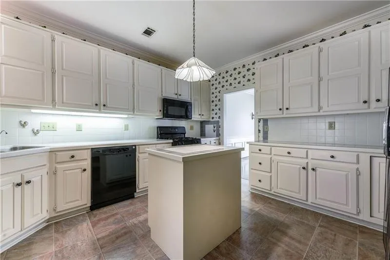 7155 Roswell Road Unit 33, Sandy Springs, Georgia 30328, 3 Bedrooms Bedrooms, ,3 BathroomsBathrooms,Residential,Sold,7155 Roswell Road Unit 33,5994583