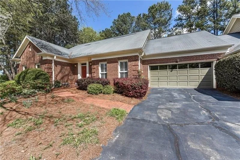 7155 Roswell Road Unit 33, Sandy Springs, Georgia 30328, 3 Bedrooms Bedrooms, ,3 BathroomsBathrooms,Residential,Sold,7155 Roswell Road Unit 33,5994583