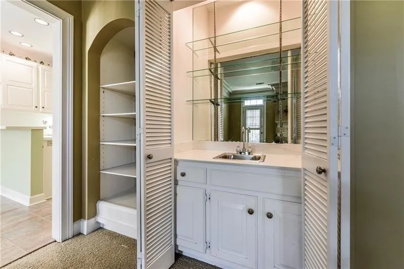 7155 Roswell Road Unit 33, Sandy Springs, Georgia 30328, 3 Bedrooms Bedrooms, ,3 BathroomsBathrooms,Residential,Sold,7155 Roswell Road Unit 33,5994583