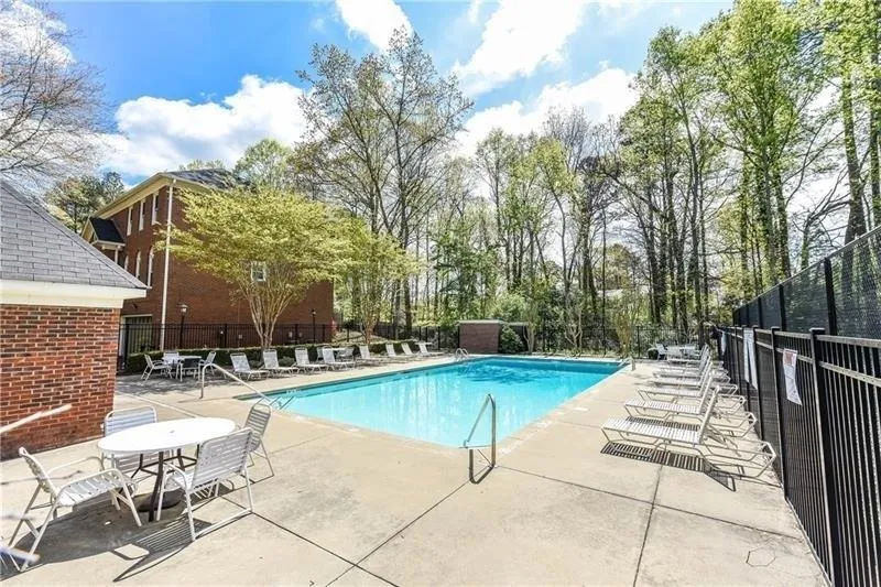 7155 Roswell Road Unit 33, Sandy Springs, Georgia 30328, 3 Bedrooms Bedrooms, ,3 BathroomsBathrooms,Residential,Sold,7155 Roswell Road Unit 33,5994583
