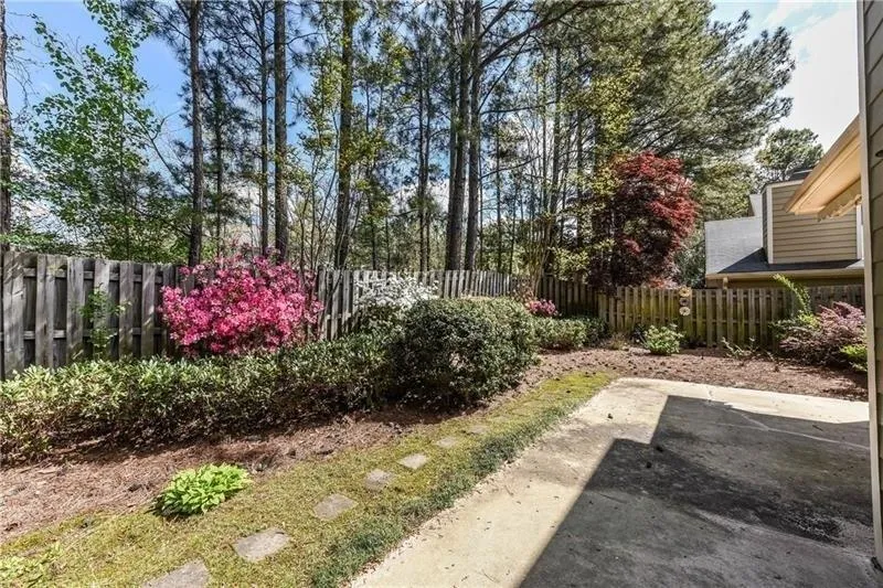 7155 Roswell Road Unit 33, Sandy Springs, Georgia 30328, 3 Bedrooms Bedrooms, ,3 BathroomsBathrooms,Residential,Sold,7155 Roswell Road Unit 33,5994583