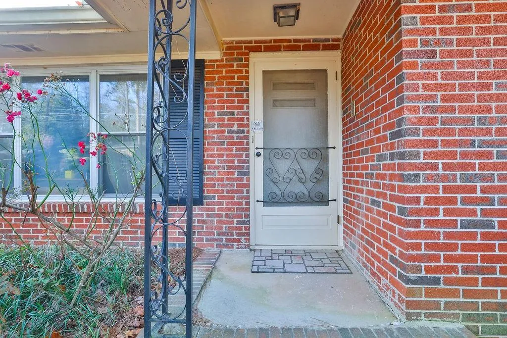 266 Colewood Way, Atlanta, Georgia 30328, 4 Bedrooms Bedrooms, ,3 BathroomsBathrooms,Residential,Sold,266 Colewood Way,7160302