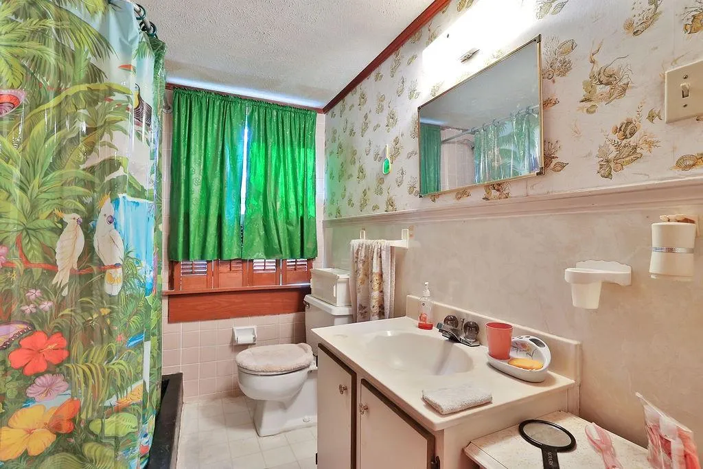 266 Colewood Way, Atlanta, Georgia 30328, 4 Bedrooms Bedrooms, ,3 BathroomsBathrooms,Residential,Sold,266 Colewood Way,7160302