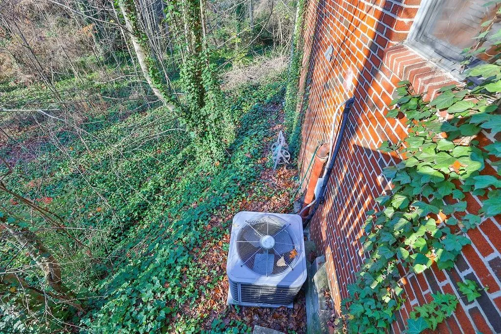 266 Colewood Way, Atlanta, Georgia 30328, 4 Bedrooms Bedrooms, ,3 BathroomsBathrooms,Residential,Sold,266 Colewood Way,7160302