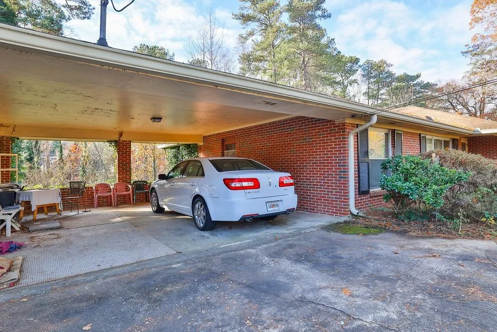 266 Colewood Way, Atlanta, Georgia 30328, 4 Bedrooms Bedrooms, ,3 BathroomsBathrooms,Residential,Sold,266 Colewood Way,7160302