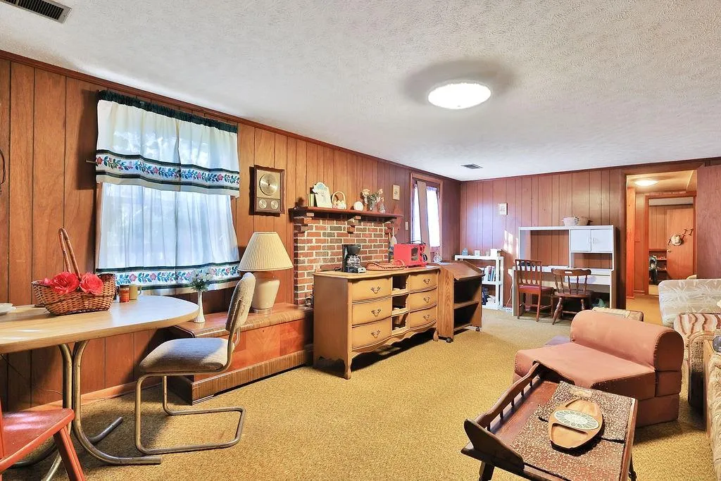 266 Colewood Way, Atlanta, Georgia 30328, 4 Bedrooms Bedrooms, ,3 BathroomsBathrooms,Residential,Sold,266 Colewood Way,7160302