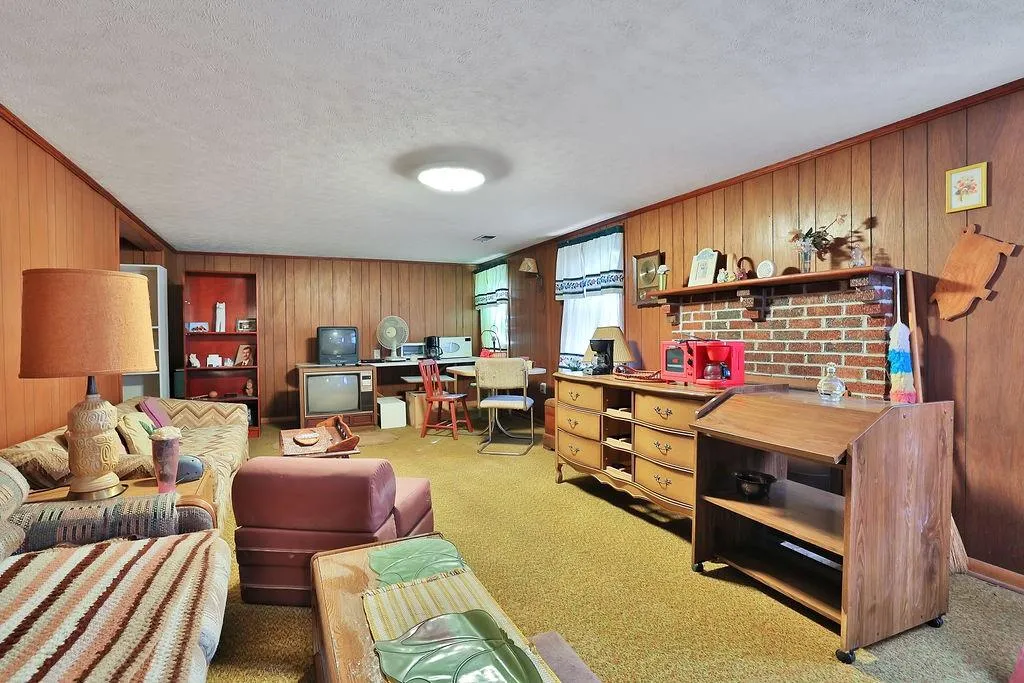 266 Colewood Way, Atlanta, Georgia 30328, 4 Bedrooms Bedrooms, ,3 BathroomsBathrooms,Residential,Sold,266 Colewood Way,7160302