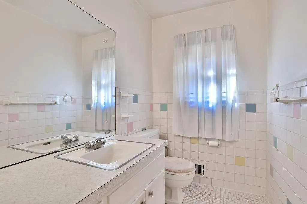 266 Colewood Way, Atlanta, Georgia 30328, 4 Bedrooms Bedrooms, ,3 BathroomsBathrooms,Residential,Sold,266 Colewood Way,7160302