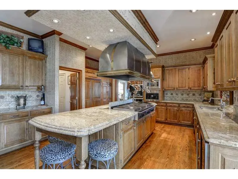 7865 N Spalding Lake Drive, Sandy Springs, Georgia 30350, 5 Bedrooms Bedrooms, ,5 BathroomsBathrooms,Residential,Sold,7865 N Spalding Lake Drive,5394902