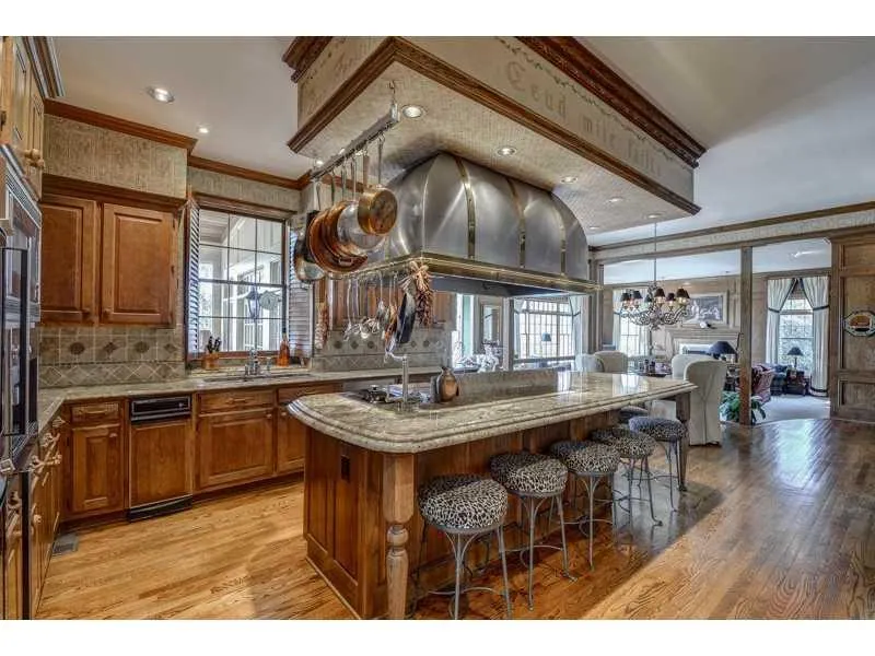 7865 N Spalding Lake Drive, Sandy Springs, Georgia 30350, 5 Bedrooms Bedrooms, ,5 BathroomsBathrooms,Residential,Sold,7865 N Spalding Lake Drive,5394902