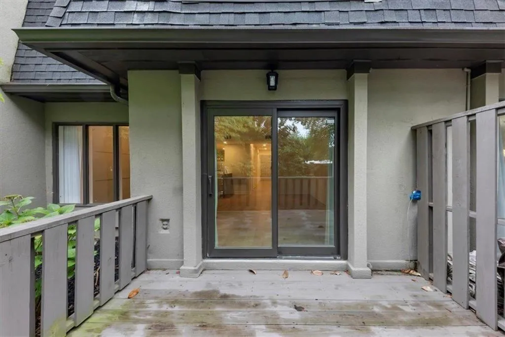 39 Ivy Gates Ne Unit 9, Atlanta, Georgia 30342, 2 Bedrooms Bedrooms, ,2 BathroomsBathrooms,Residential,For Sale,39 Ivy Gates Ne Unit 9,7629336