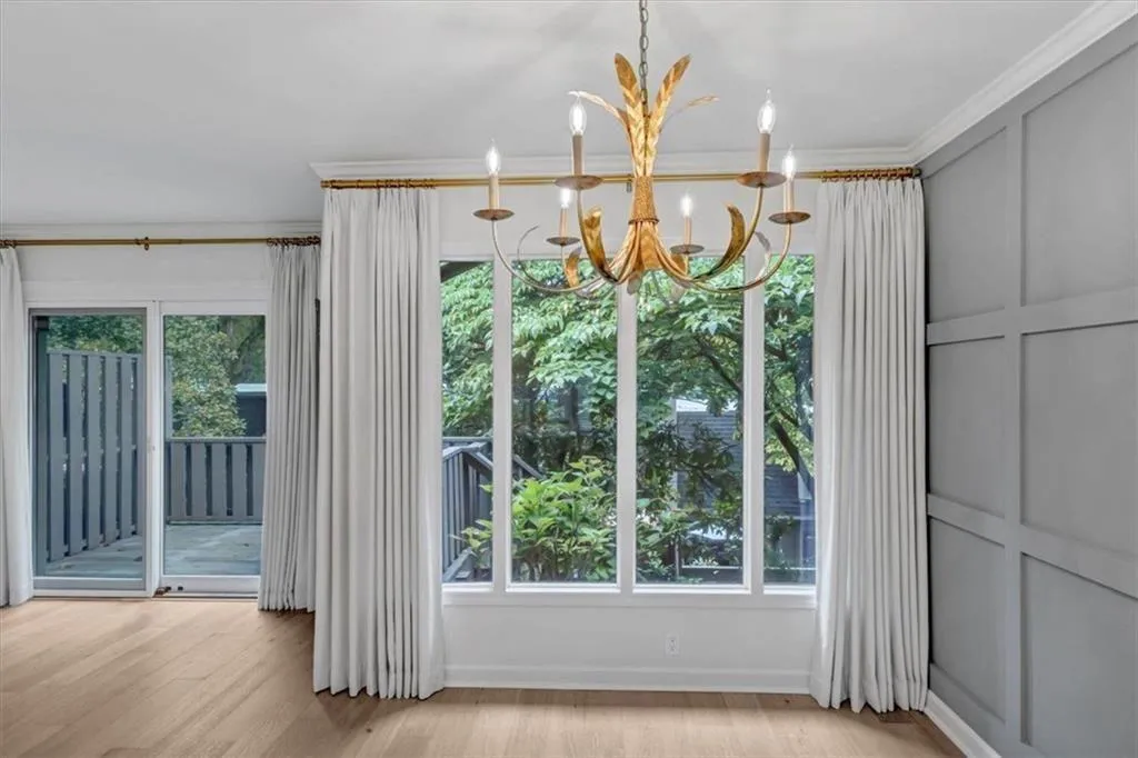 39 Ivy Gates Ne Unit 9, Atlanta, Georgia 30342, 2 Bedrooms Bedrooms, ,2 BathroomsBathrooms,Residential,For Sale,39 Ivy Gates Ne Unit 9,7629336
