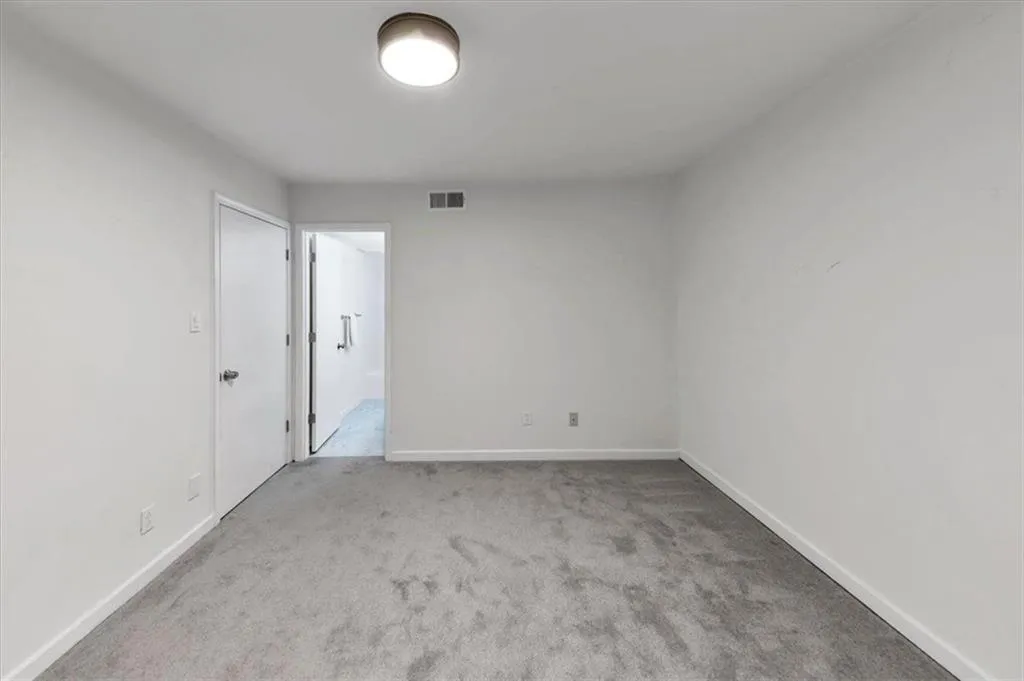 39 Ivy Gates Ne Unit 9, Atlanta, Georgia 30342, 2 Bedrooms Bedrooms, ,2 BathroomsBathrooms,Residential,For Sale,39 Ivy Gates Ne Unit 9,7629336