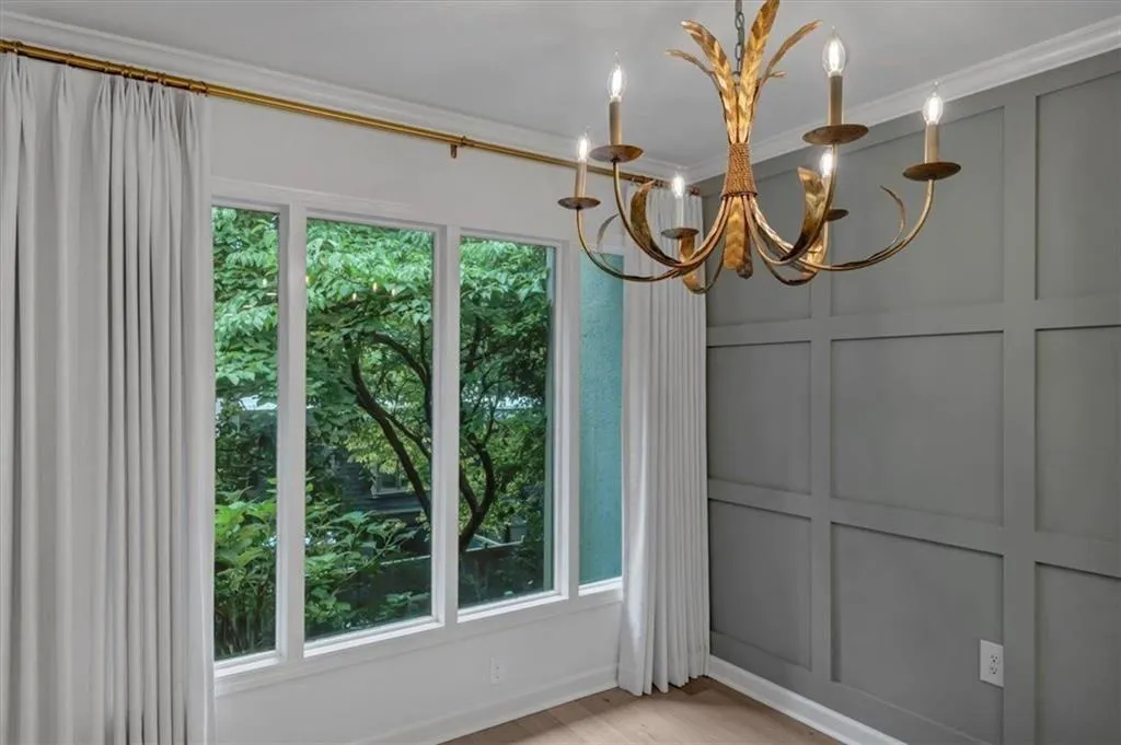 39 Ivy Gates Ne Unit 9, Atlanta, Georgia 30342, 2 Bedrooms Bedrooms, ,2 BathroomsBathrooms,Residential,For Sale,39 Ivy Gates Ne Unit 9,7629336