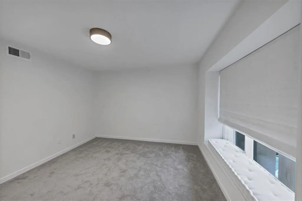 39 Ivy Gates Ne Unit 9, Atlanta, Georgia 30342, 2 Bedrooms Bedrooms, ,2 BathroomsBathrooms,Residential,For Sale,39 Ivy Gates Ne Unit 9,7629336