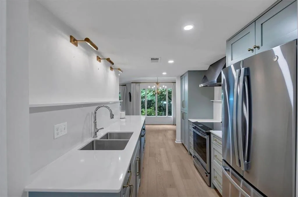 39 Ivy Gates Ne Unit 9, Atlanta, Georgia 30342, 2 Bedrooms Bedrooms, ,2 BathroomsBathrooms,Residential,For Sale,39 Ivy Gates Ne Unit 9,7629336