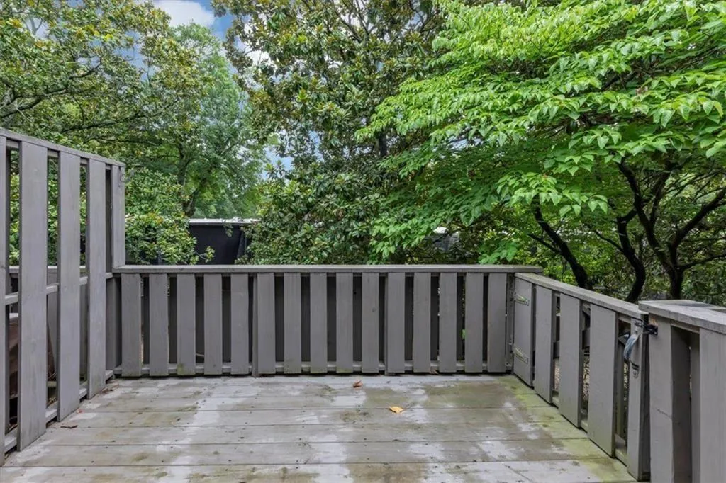 39 Ivy Gates Ne Unit 9, Atlanta, Georgia 30342, 2 Bedrooms Bedrooms, ,2 BathroomsBathrooms,Residential,For Sale,39 Ivy Gates Ne Unit 9,7629336