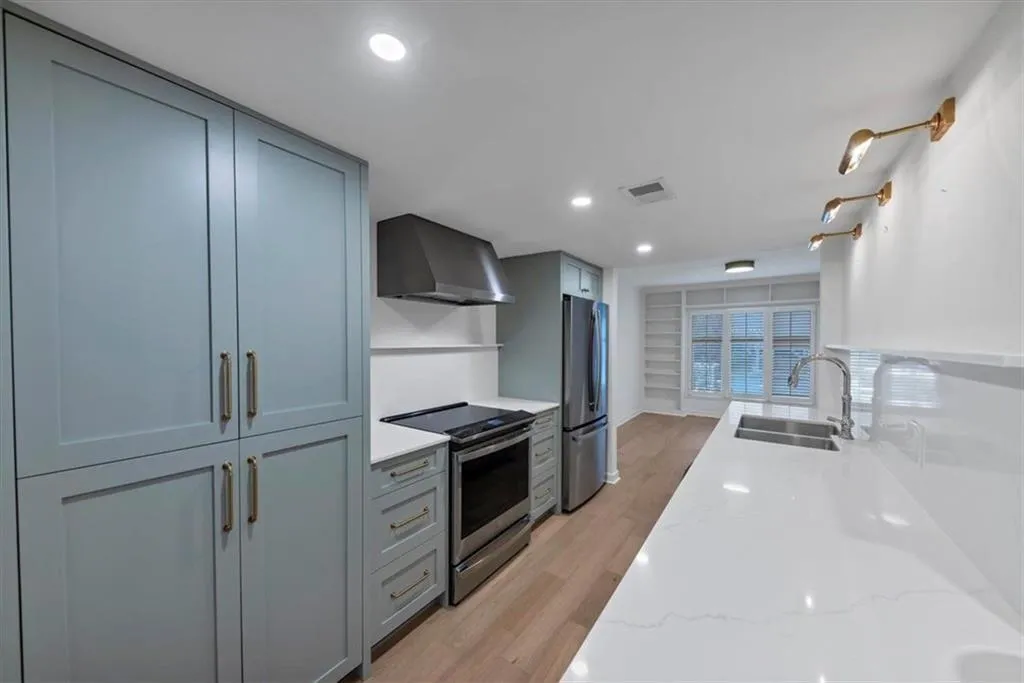 39 Ivy Gates Ne Unit 9, Atlanta, Georgia 30342, 2 Bedrooms Bedrooms, ,2 BathroomsBathrooms,Residential,For Sale,39 Ivy Gates Ne Unit 9,7629336