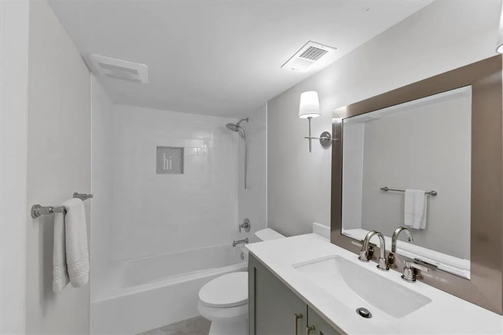 39 Ivy Gates Ne Unit 9, Atlanta, Georgia 30342, 2 Bedrooms Bedrooms, ,2 BathroomsBathrooms,Residential,For Sale,39 Ivy Gates Ne Unit 9,7629336