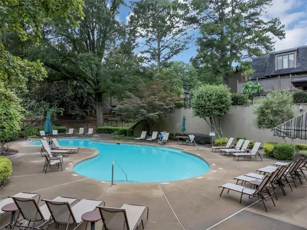 39 Ivy Gates Ne Unit 9, Atlanta, Georgia 30342, 2 Bedrooms Bedrooms, ,2 BathroomsBathrooms,Residential,For Sale,39 Ivy Gates Ne Unit 9,7629336
