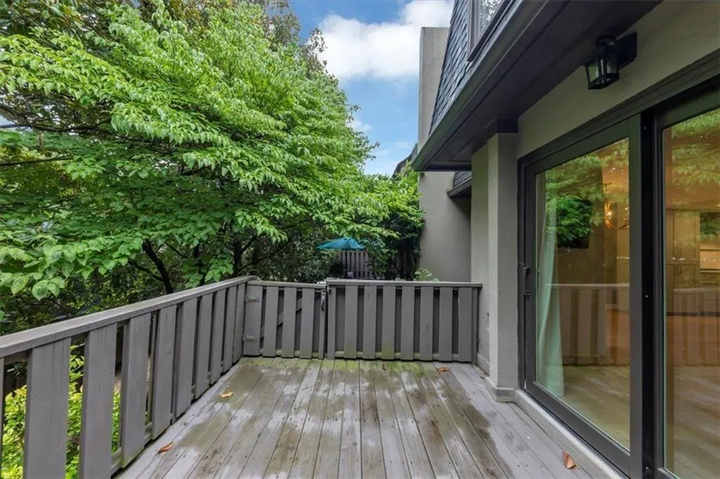 39 Ivy Gates Ne Unit 9, Atlanta, Georgia 30342, 2 Bedrooms Bedrooms, ,2 BathroomsBathrooms,Residential,For Sale,39 Ivy Gates Ne Unit 9,7629336
