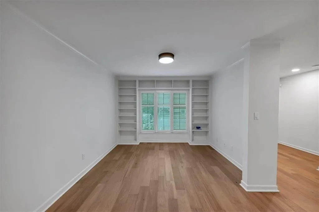 39 Ivy Gates Ne Unit 9, Atlanta, Georgia 30342, 2 Bedrooms Bedrooms, ,2 BathroomsBathrooms,Residential,For Sale,39 Ivy Gates Ne Unit 9,7629336