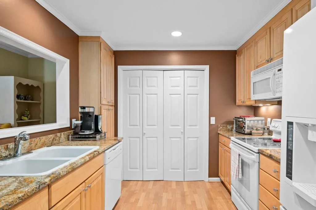 500 Bainbridge Drive, Sandy Springs, Georgia 30327, 2 Bedrooms Bedrooms, ,2 BathroomsBathrooms,Residential,For Sale,500 Bainbridge Drive,7635118