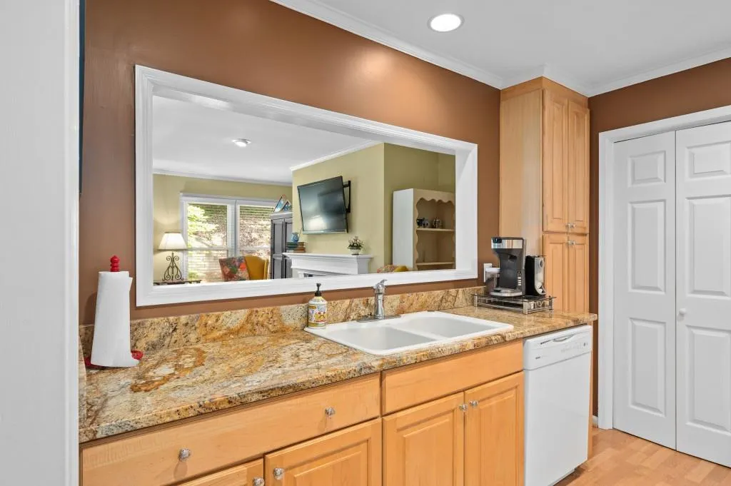 500 Bainbridge Drive, Sandy Springs, Georgia 30327, 2 Bedrooms Bedrooms, ,2 BathroomsBathrooms,Residential,For Sale,500 Bainbridge Drive,7635118