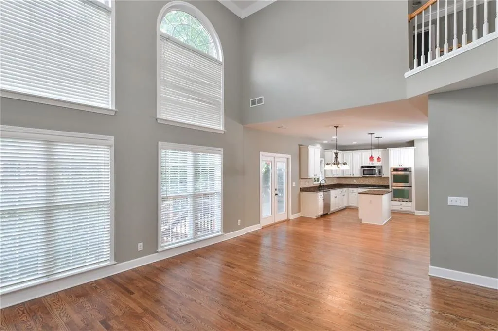 905 Lancaster Way, Atlanta, Georgia 30328, 3 Bedrooms Bedrooms, ,2 BathroomsBathrooms,Residential,For Sale,905 Lancaster Way,7640539